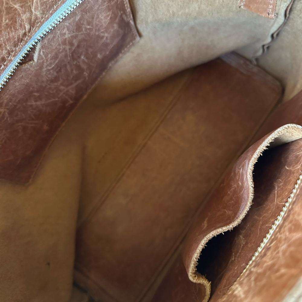 Chic Tan Leather Tote Bag - Picture 8 of 9